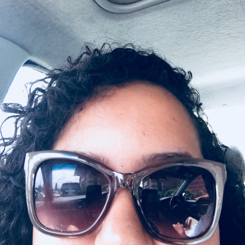 Meet your Posher, Adriana